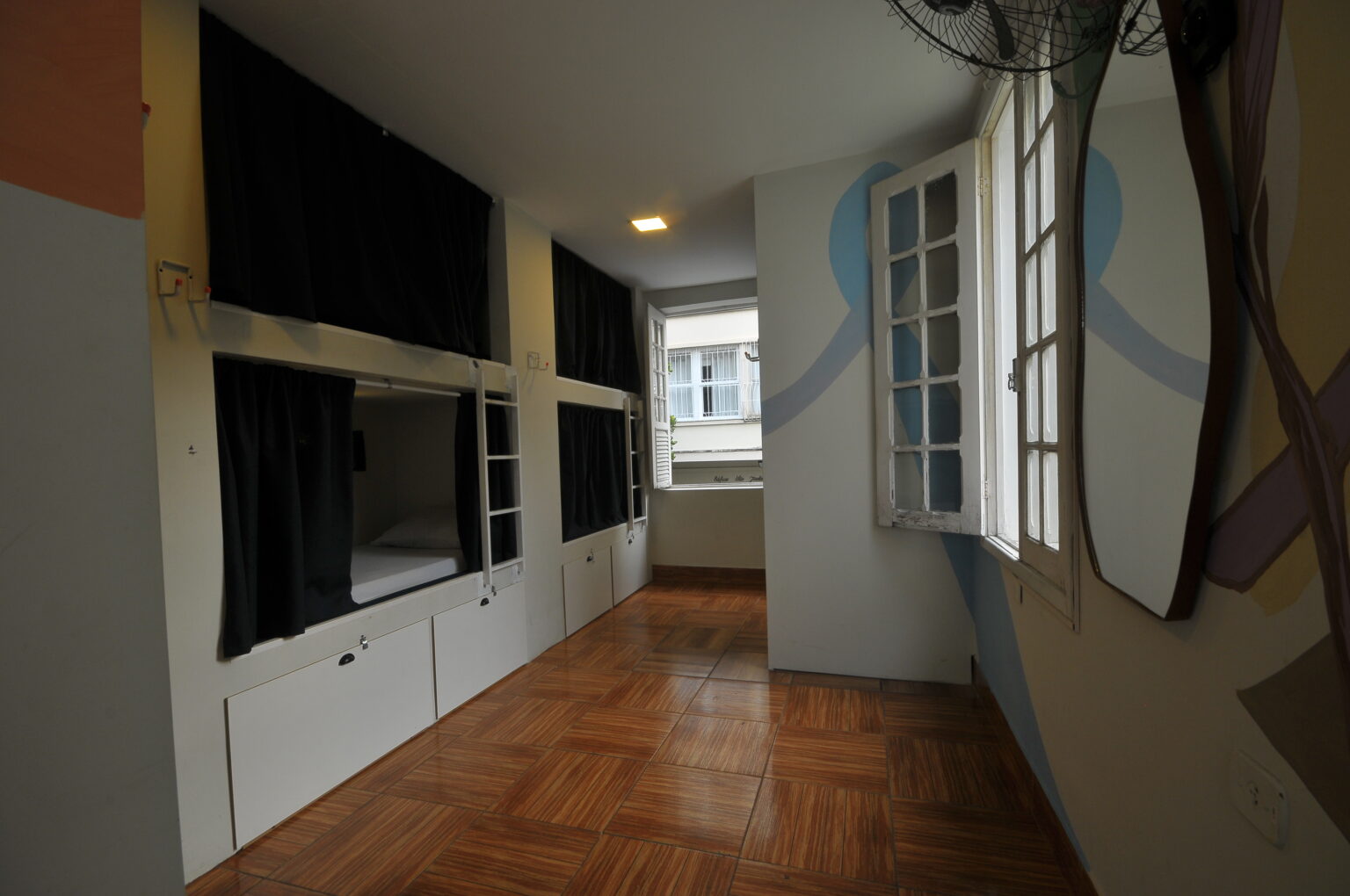 Quarto compartilhado capsula hostel -Botafogo-Mutantes